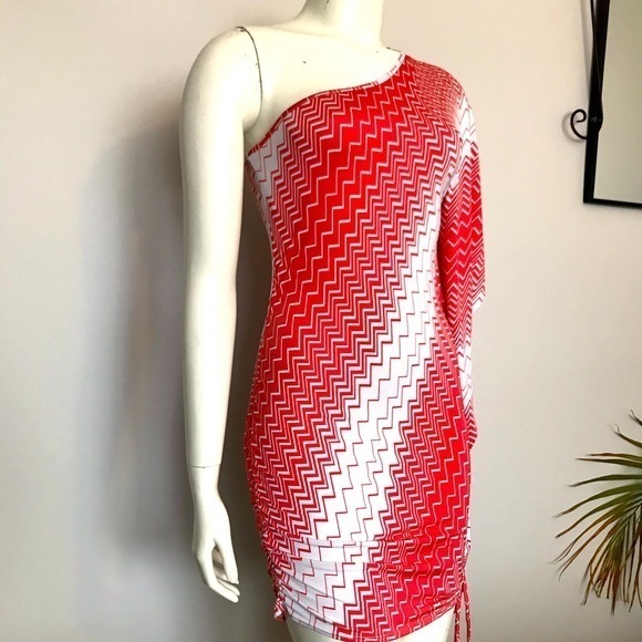 URBAN BEHAVIOUR size small beautiful one shoulder dress.Adjustable length - Picture 5 of 8